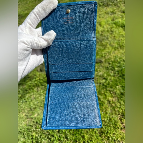 Preloved Louis Vuitton Blue Epi Compact Wallet - Picture 4 of 10